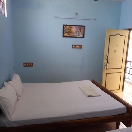 Parisha Residency- Temple Side Hotel จิตัมพรัม ภายนอก รูปภาพ