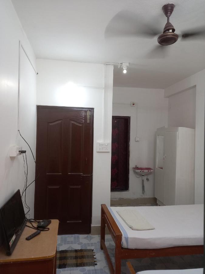 Parisha Residency- Temple Side Hotel จิตัมพรัม ภายนอก รูปภาพ